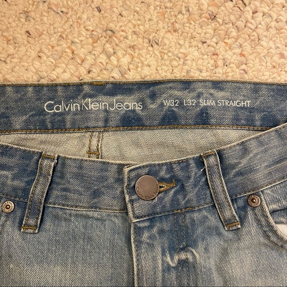 Men’s Calvin Klein Slim Straight Light-wash Jeans - Picture 6 of 6